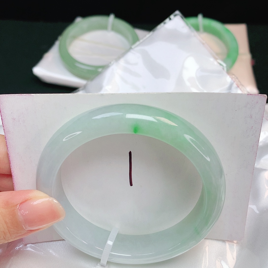 翡翠未镶嵌手镯正圈52.8