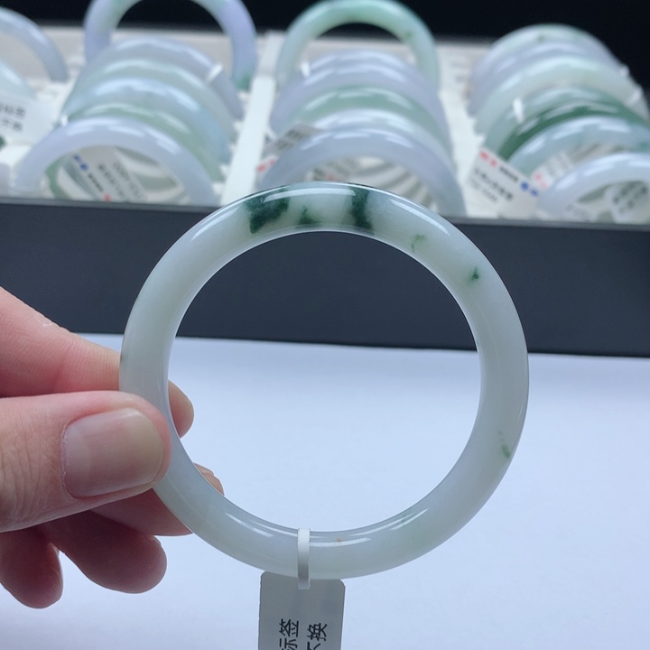 翡翠未镶嵌手镯54圈