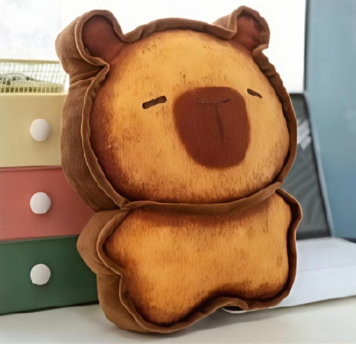 可爱吐司造型卡皮巴拉与小猫咪毛绒玩具抱枕靠垫玩偶