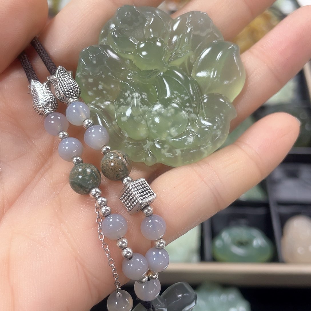 蛇纹石玉颈饰未镶嵌