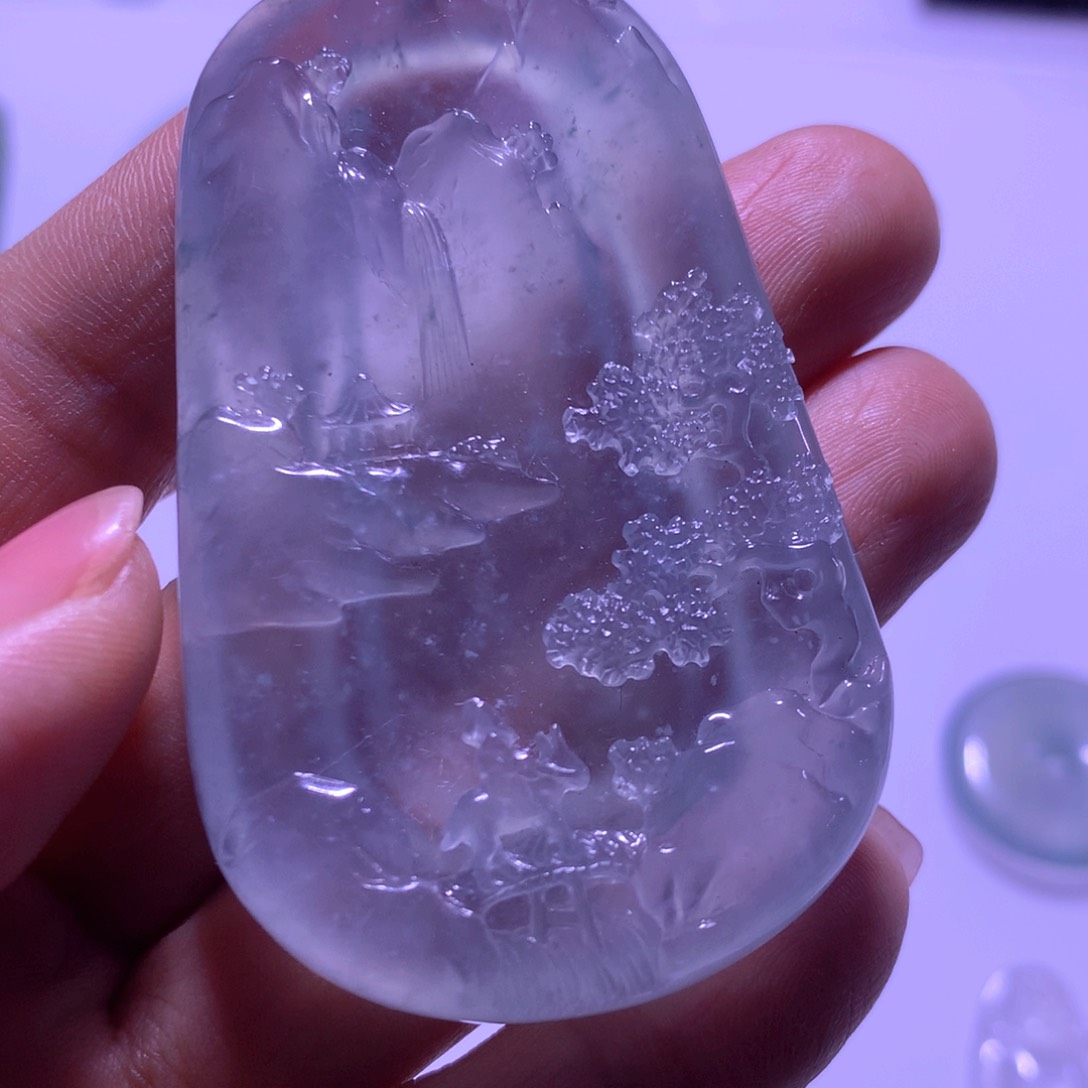 翡翠颈饰未镶嵌天然翡翠山水牌