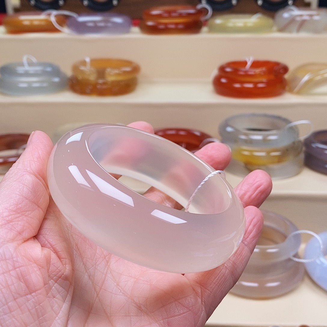 玛瑙/玉髓手镯未镶嵌