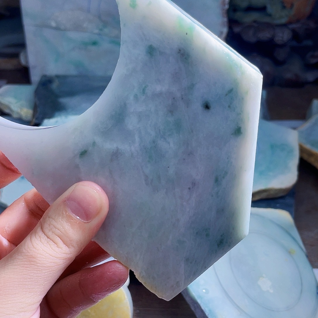 翡翠未镶嵌颈饰毛料32