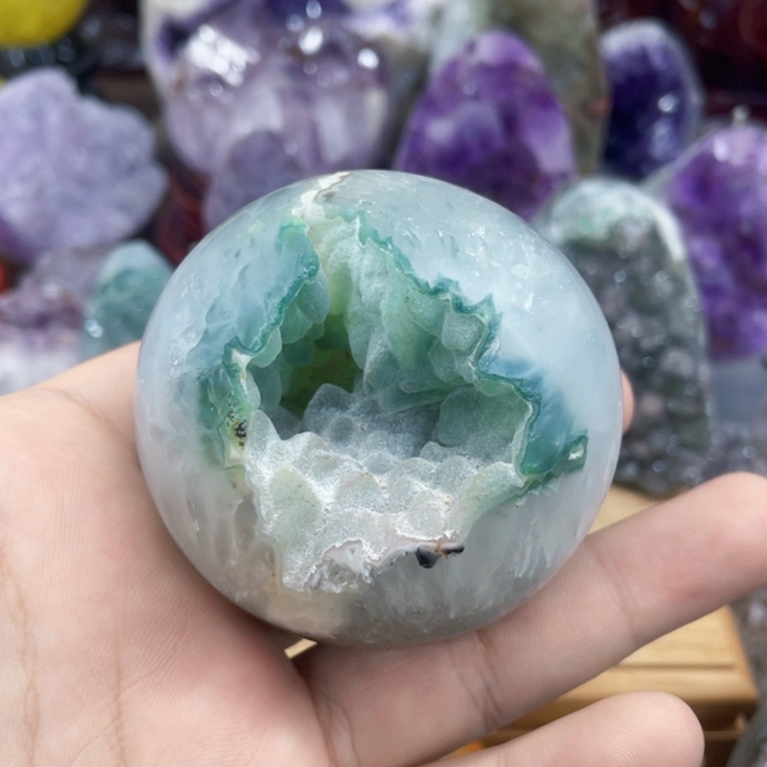 紫晶未镶嵌大型摆件（非配饰）