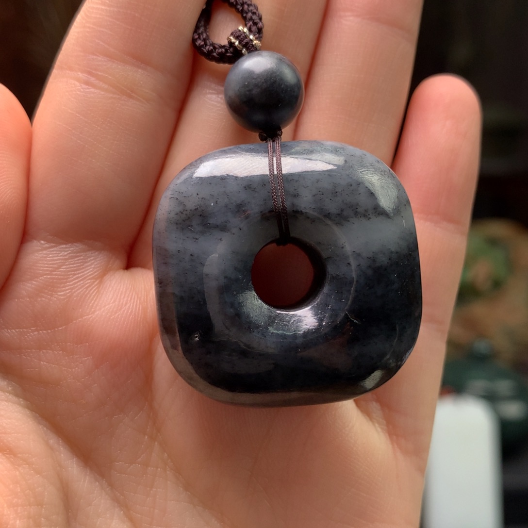 和田玉吊坠未镶嵌