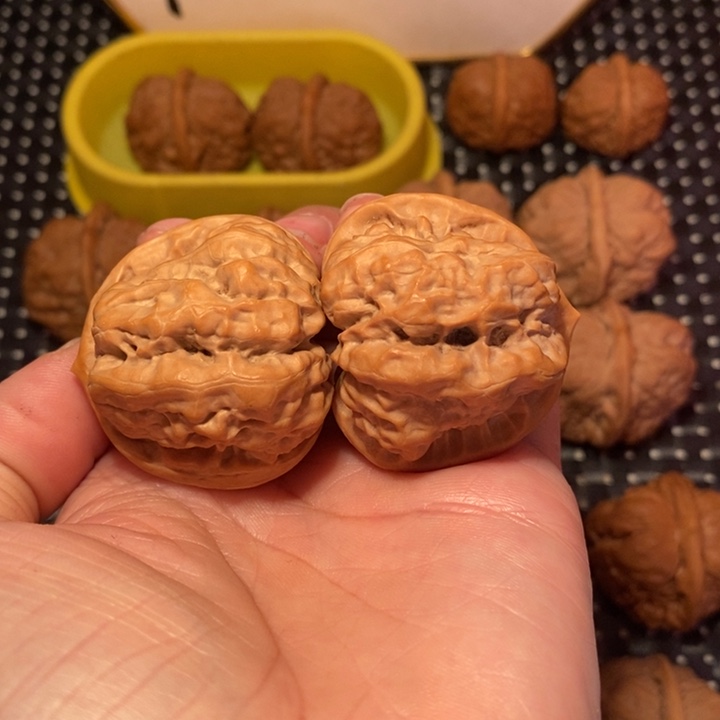 指***林文玩核桃把件四深开大腿暴力肌肉蛙