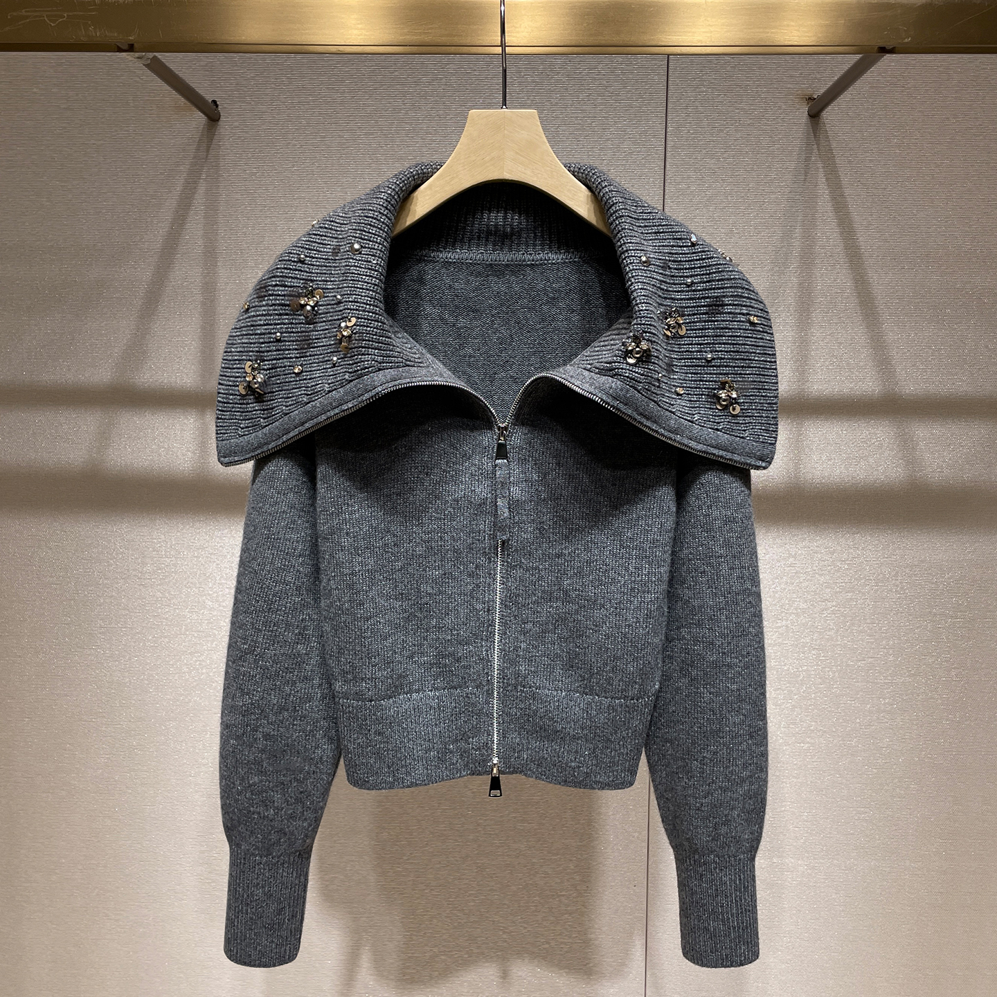 学院风针织衫外套2025秋新款重工钉珠亮片大翻领拉链毛衣开衫上衣