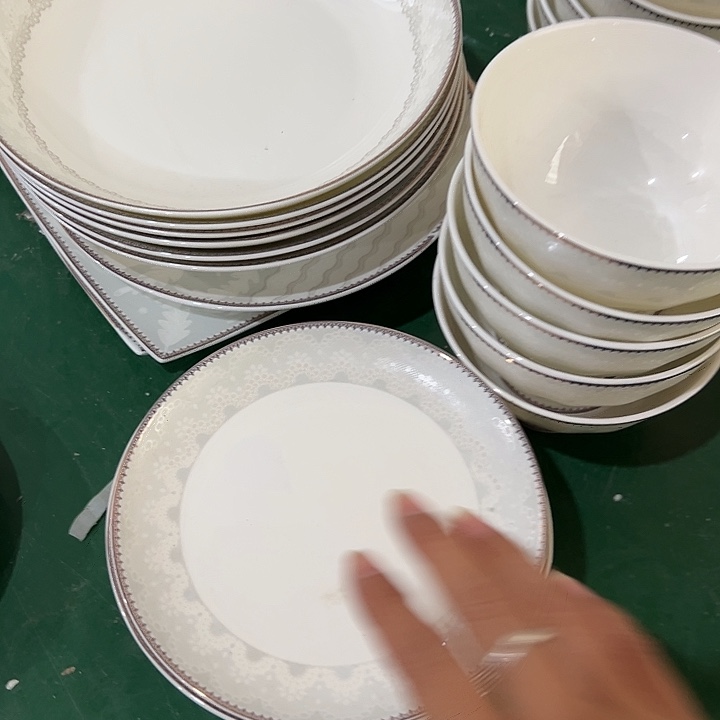 小***家瓷瑕疵自配套装33件