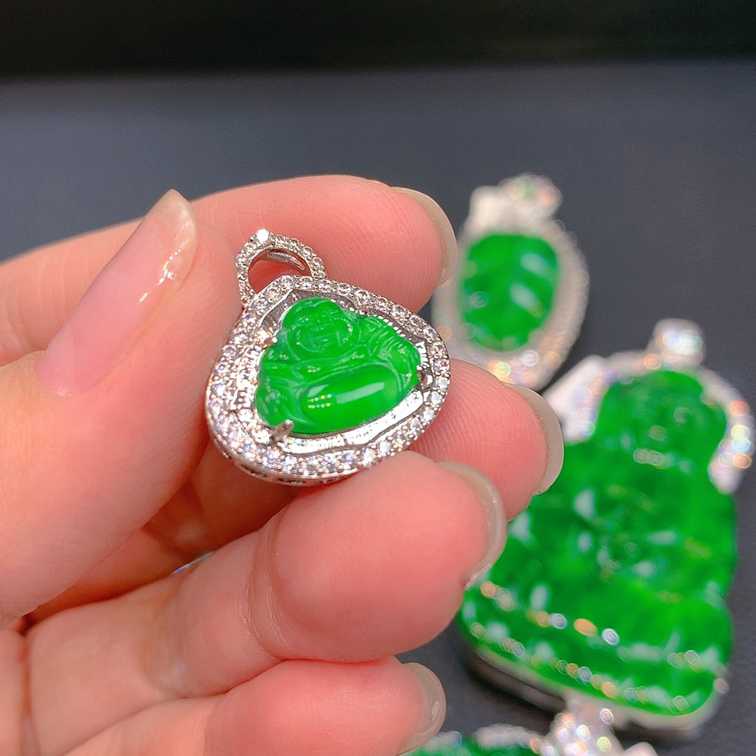 翡翠颈饰未镶嵌翡翠