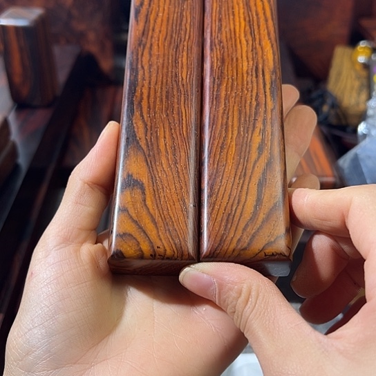 晋***微凹黄檀小镇一对