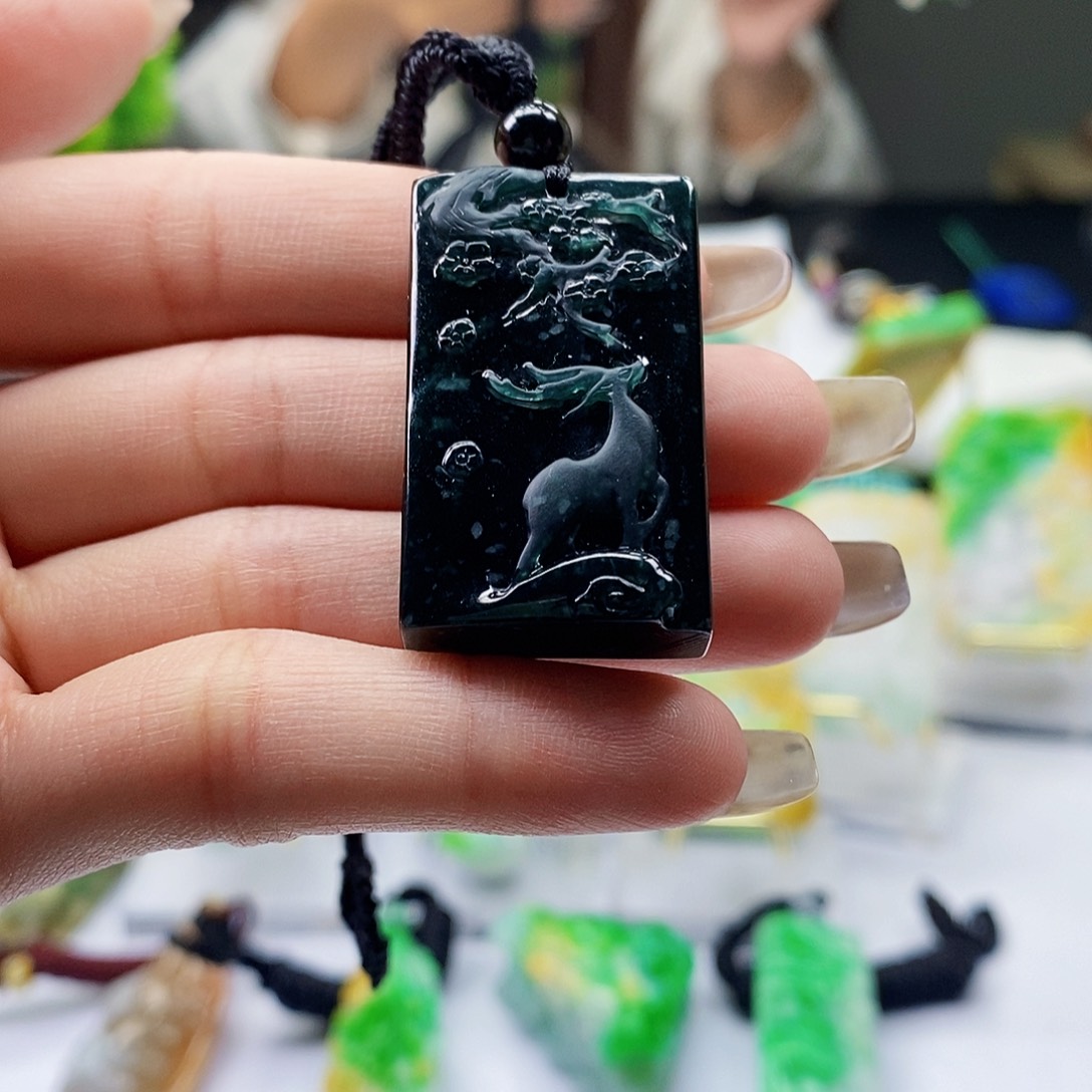 颈饰未镶嵌翡翠翡翠A货