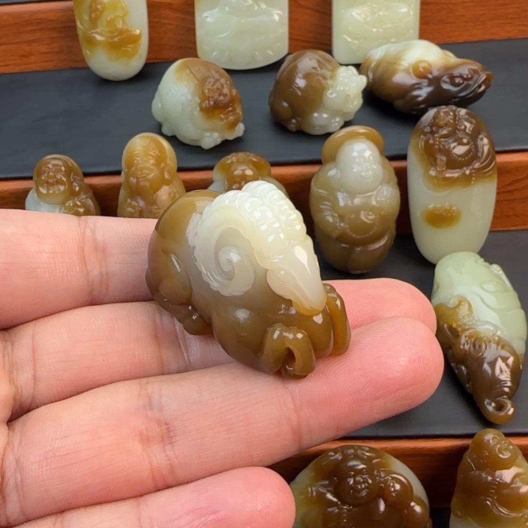 和田玉（糖玉）颈饰未镶嵌?****?