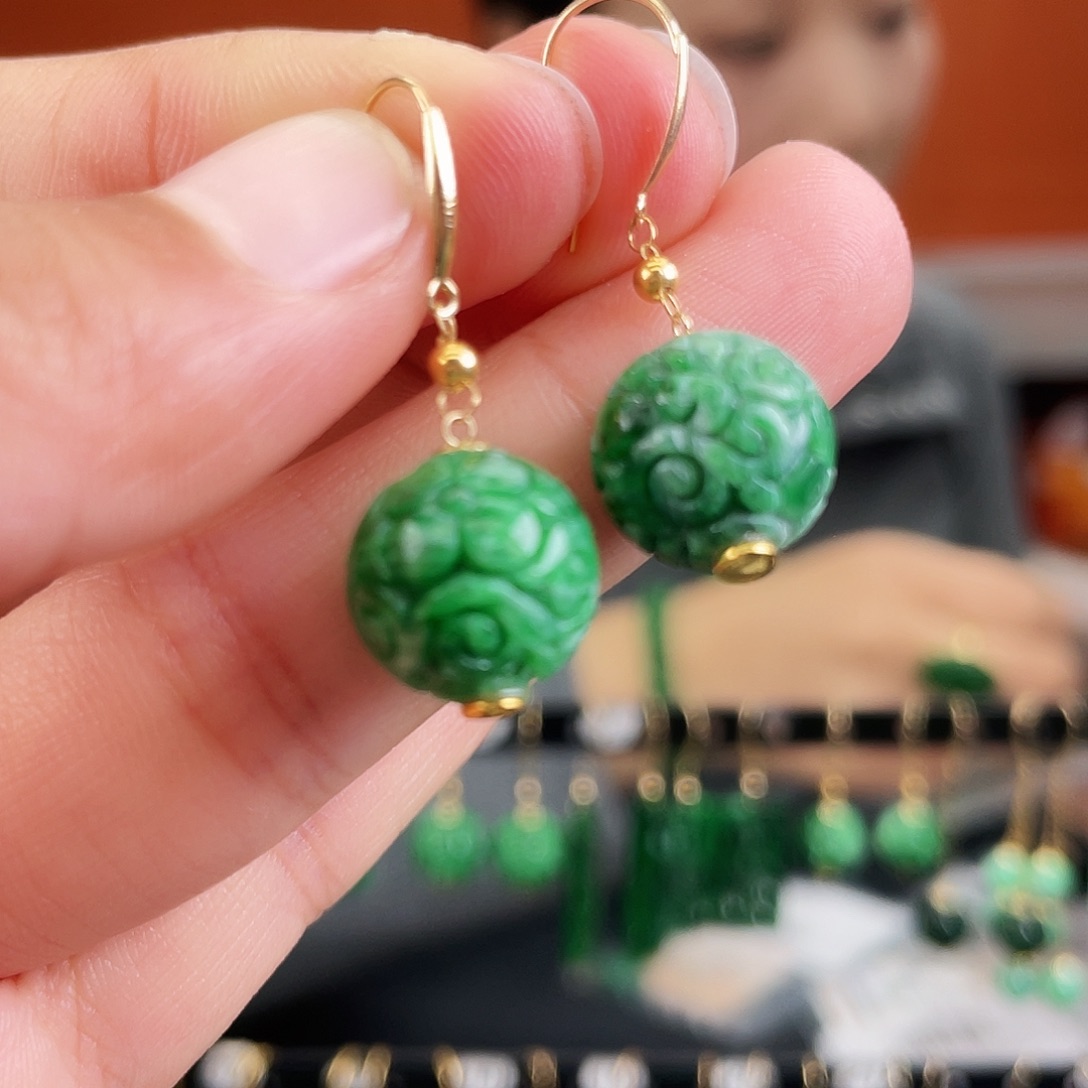 翡翠18K金镶嵌耳饰