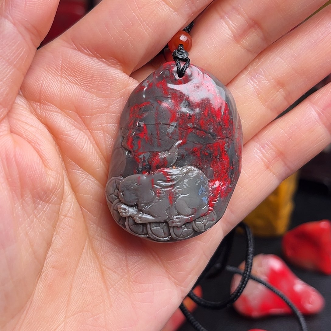 昌化石其他鸡血石挂件