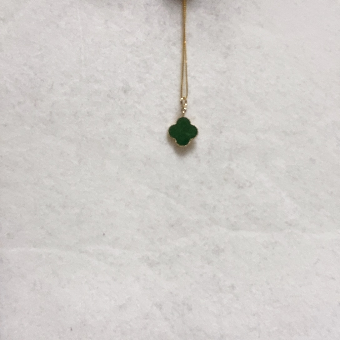 翡翠颈饰18K金镶嵌简单