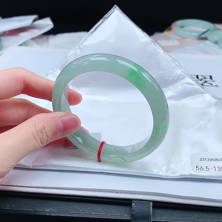 翡翠手镯未镶嵌缅甸天然a货手镯56+