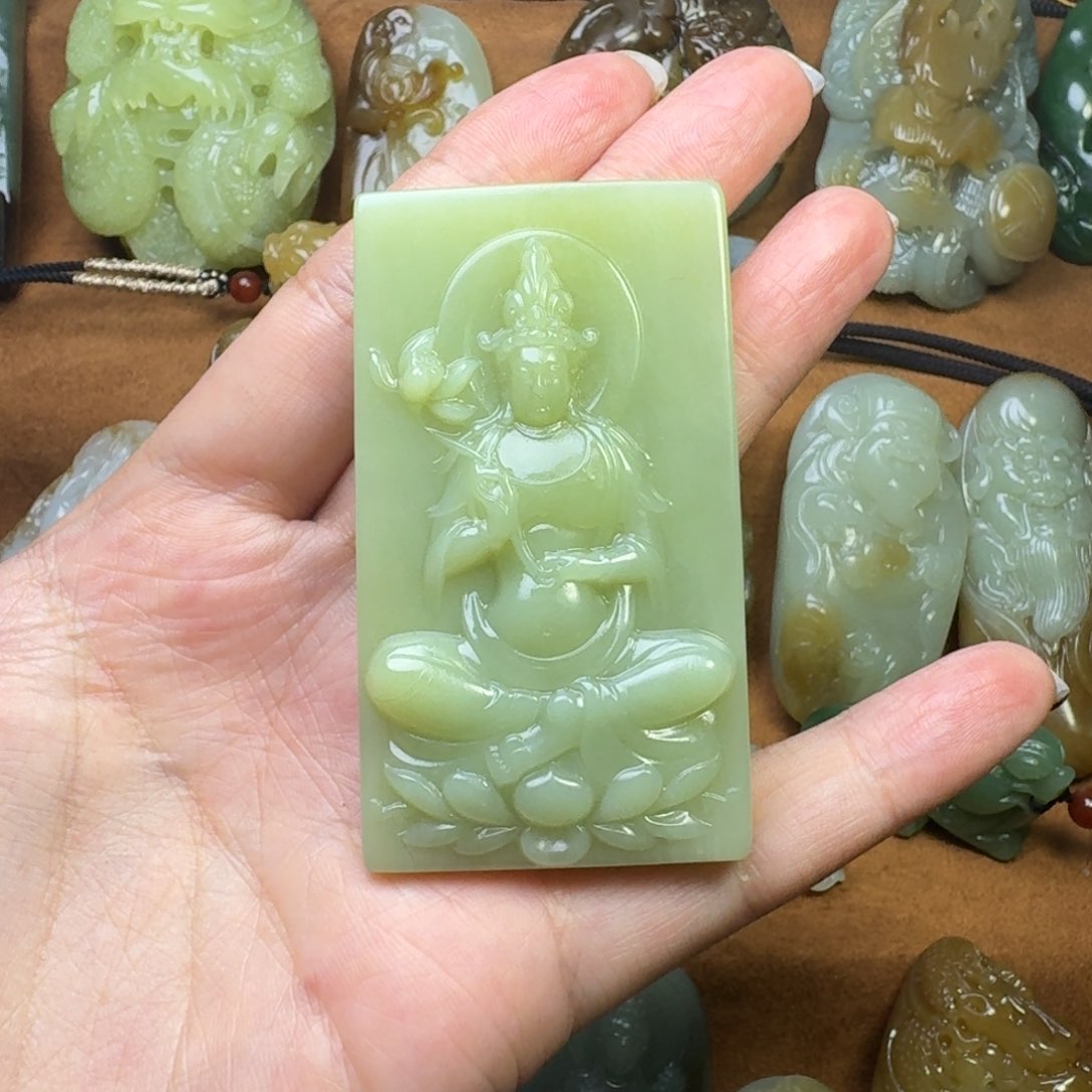 和田玉颈饰未镶嵌佛****