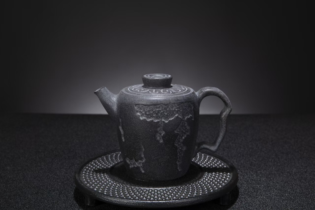 冰碛岩石壶巨轮壶全玉化透光纯手工雕刻容量150毫升左右