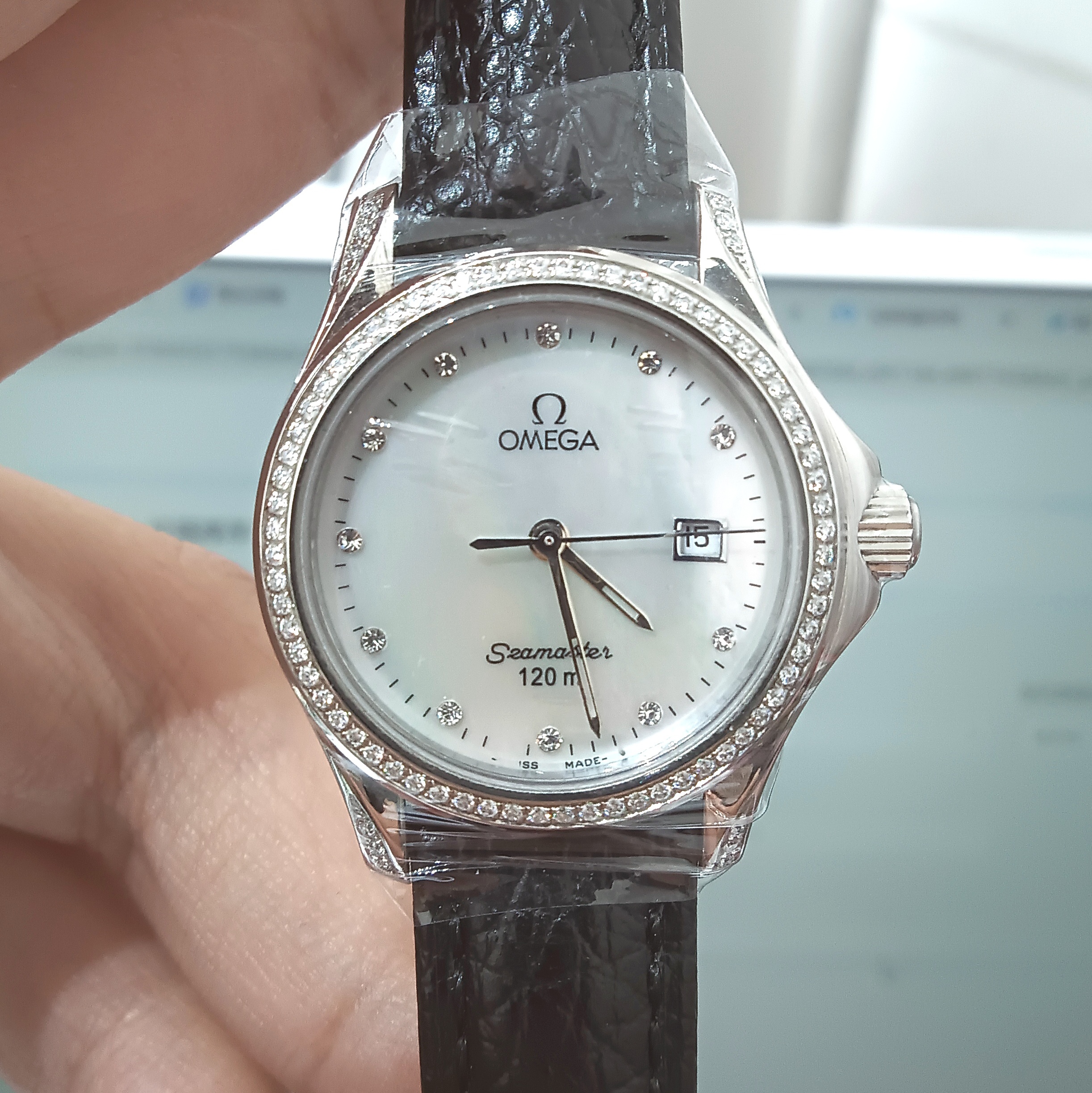 95新 Omega/欧米茄 石英表海马后镶钻盘28带14/256100383