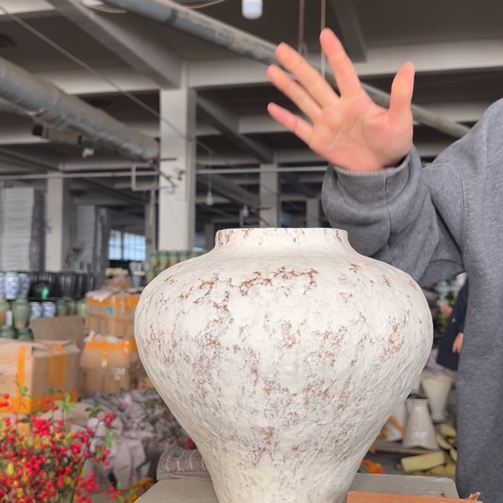 景德镇陶瓷花瓶工厂