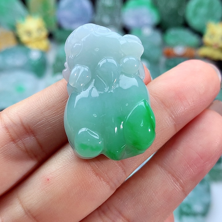 翡翠颈饰未镶嵌翡翠