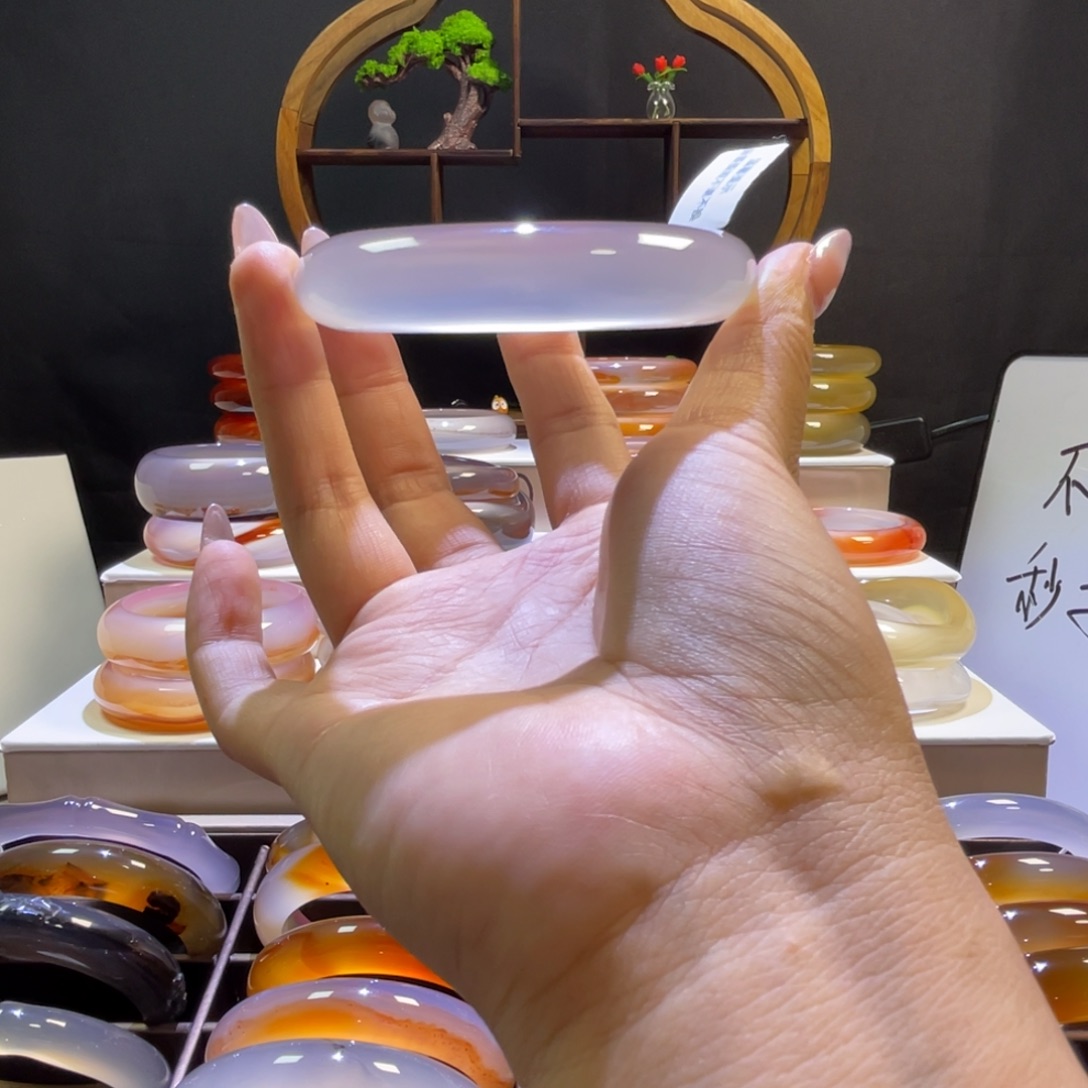 玛瑙/玉髓手镯未镶嵌