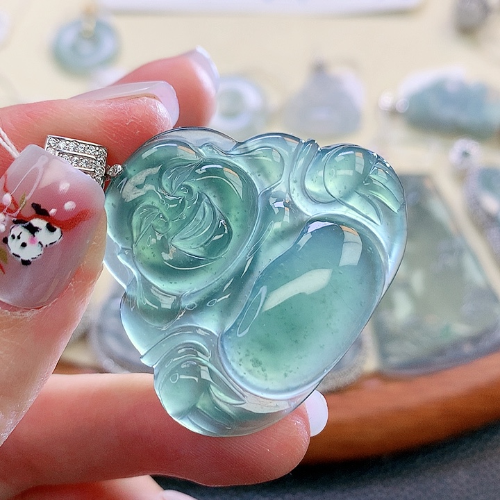 翡翠颈饰未镶嵌翡翠