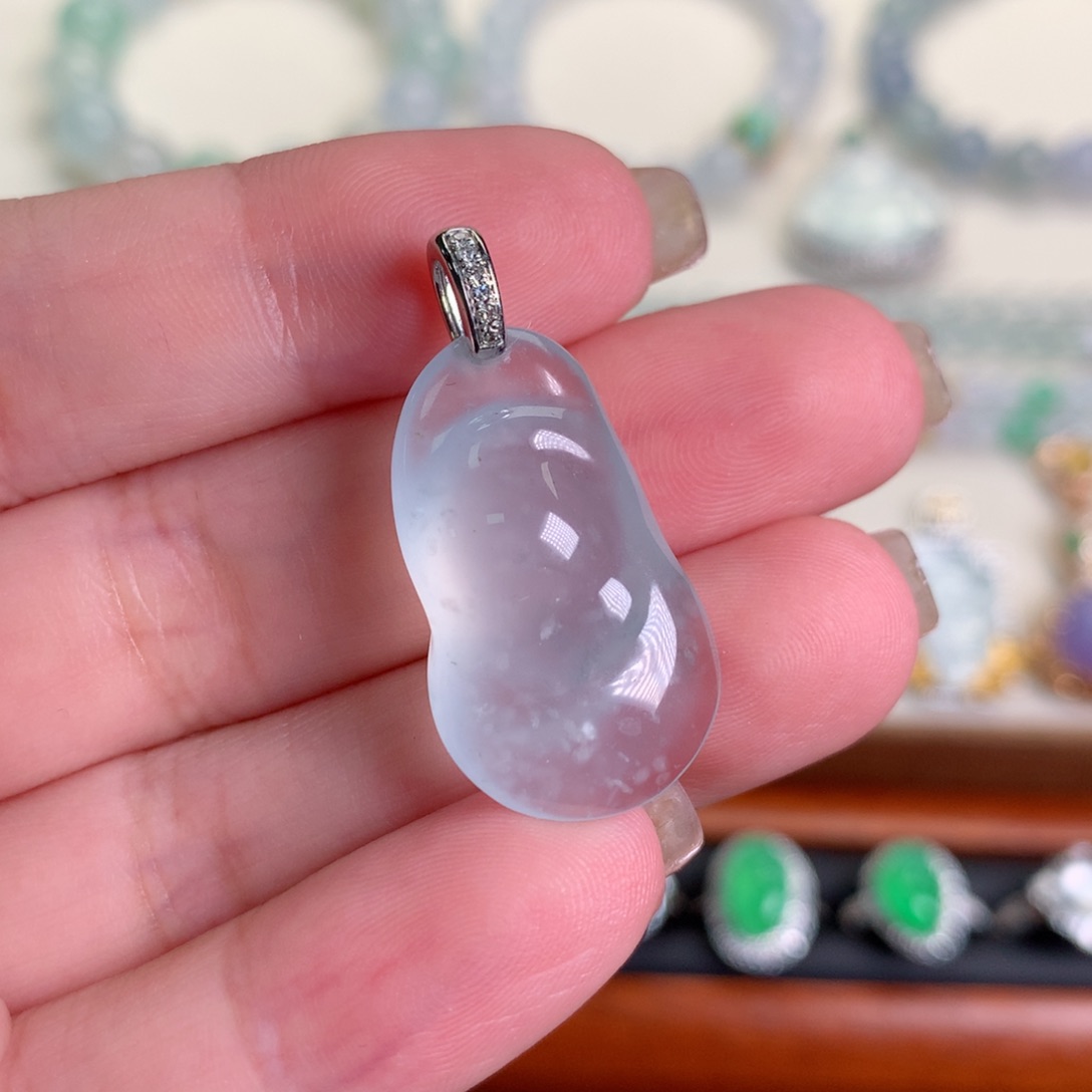 翡翠颈饰18K金镶嵌随形元宝