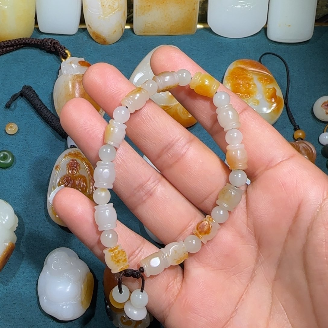 和田玉颈饰未镶嵌