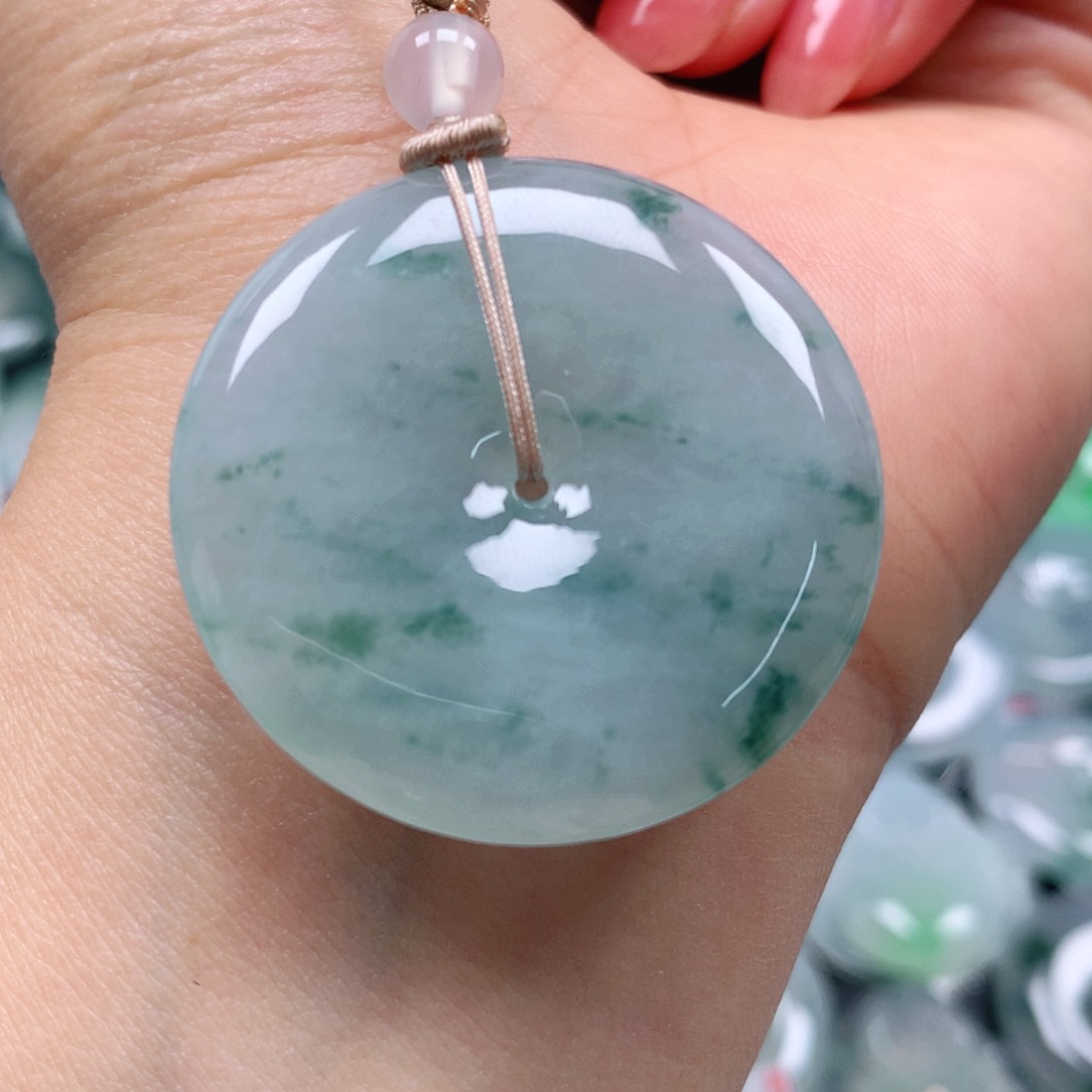 翡翠颈饰未镶嵌天然翡翠