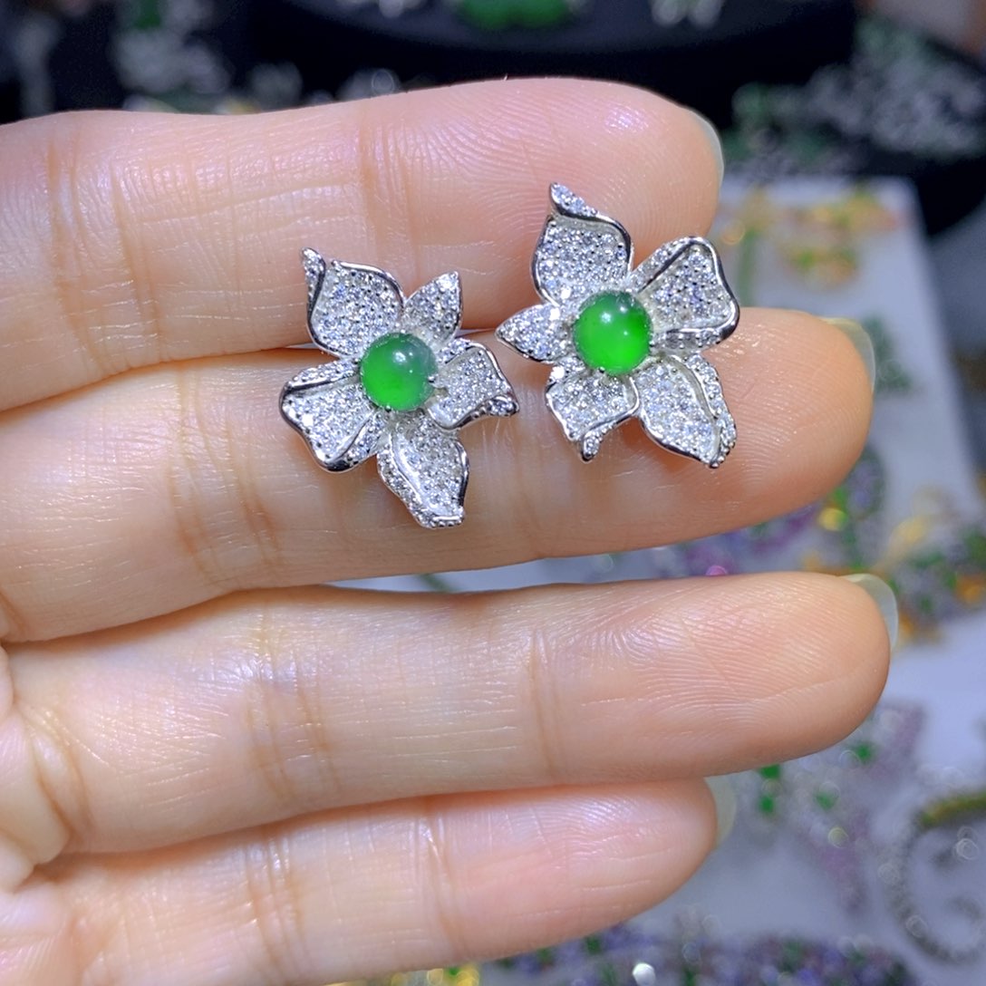 翡翠颈饰银S925镶嵌天然翡翠