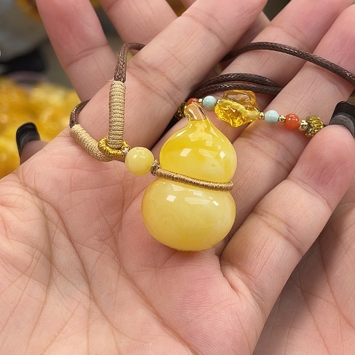 琥珀未镶嵌珠宝奇石h35