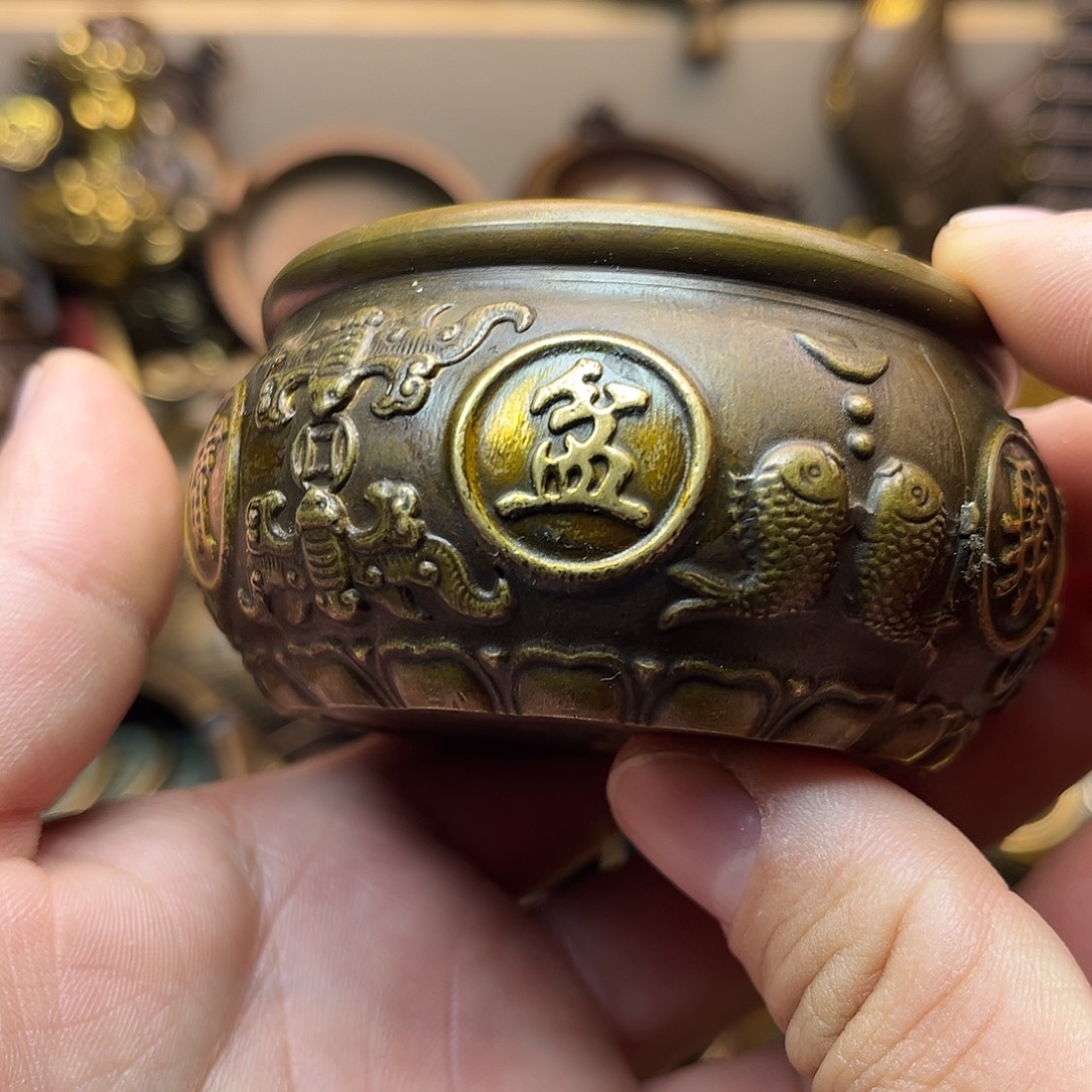 精美铜器工艺品等