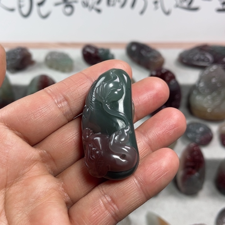 玛瑙/玉髓颈饰未镶嵌战****?