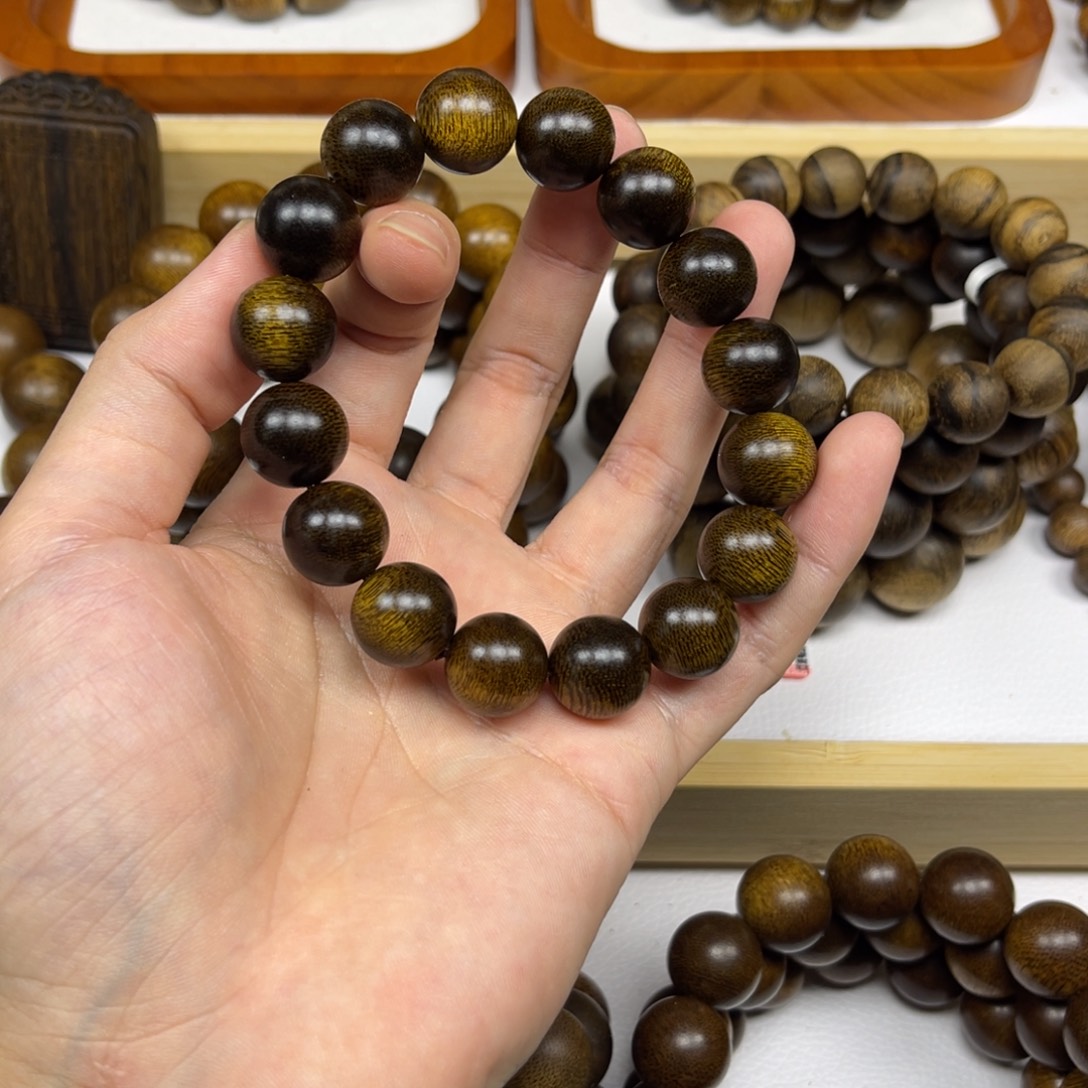 云***轻沉香手串越南芽庄白棋楠1.4