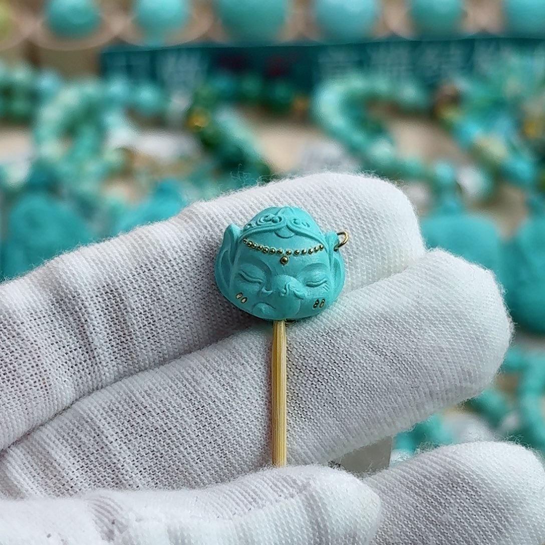 绿松石未镶嵌珠宝奇石