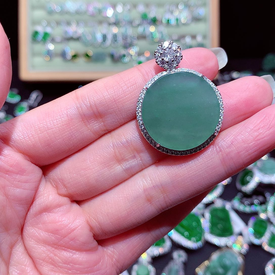 【闪购商品】翡翠吊坠(不含链)未镶嵌