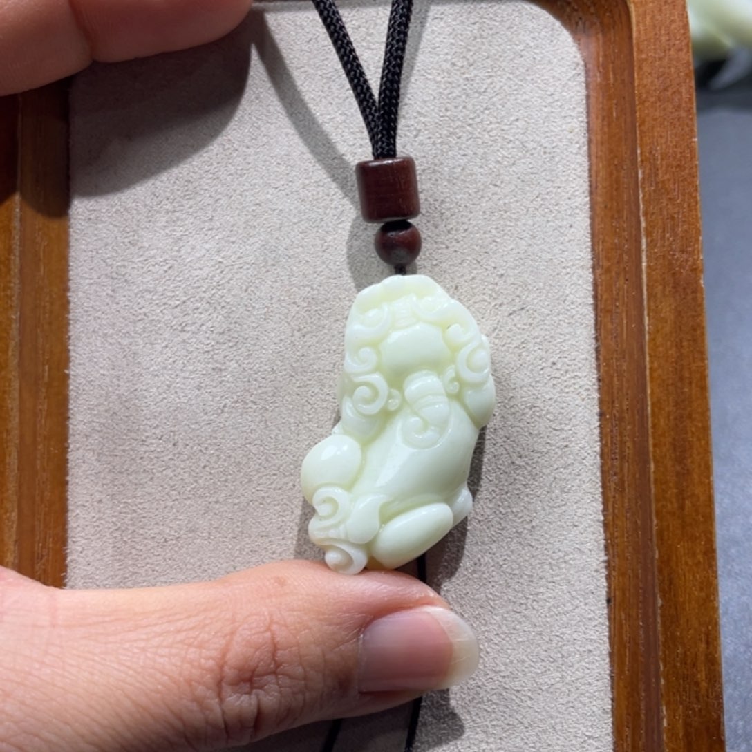 蓝田玉（蛇纹石化大理石玉）颈饰未镶嵌用****2貔貅