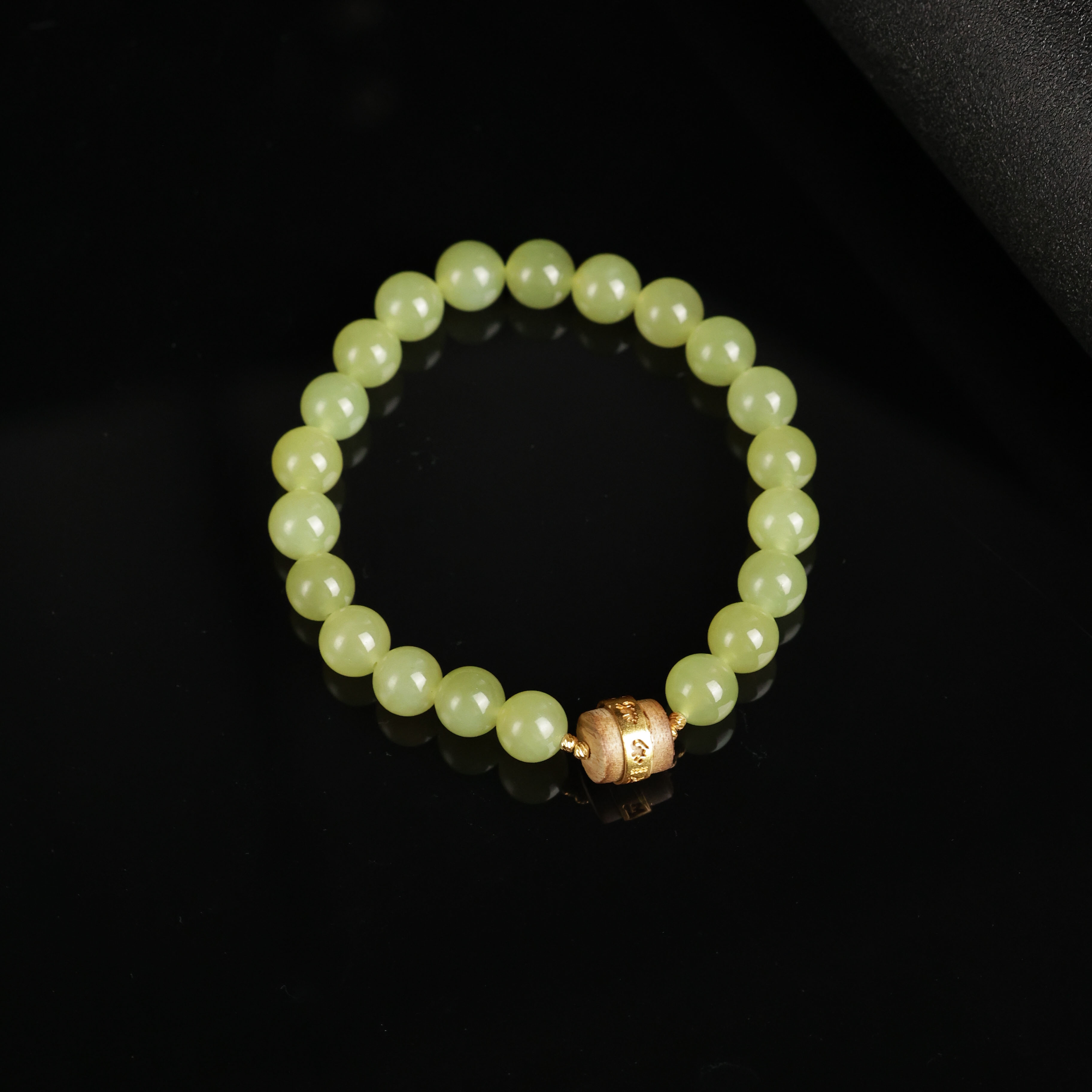 【玉福珠宝】s925银和田玉黄口新疆料沉香六字真言手串-S3824-华