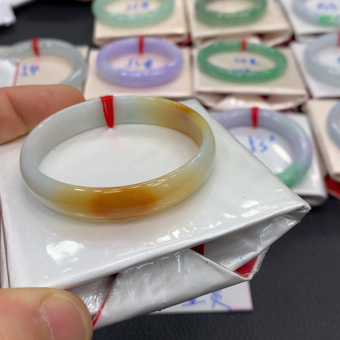 翡翠手镯未镶嵌小***器翡翠手镯翡翠手镯