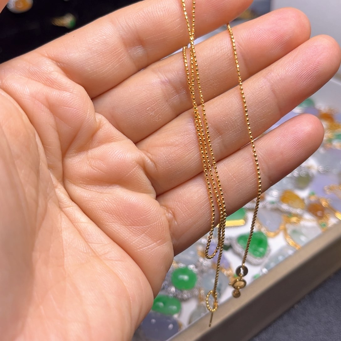 翡翠颈饰未镶嵌是