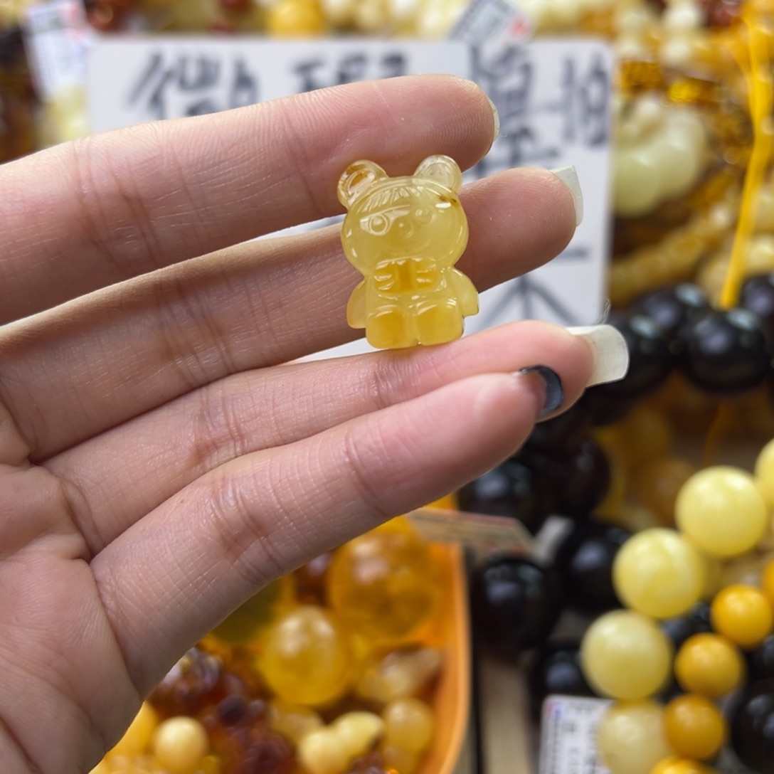 琥珀珠宝奇石未镶嵌