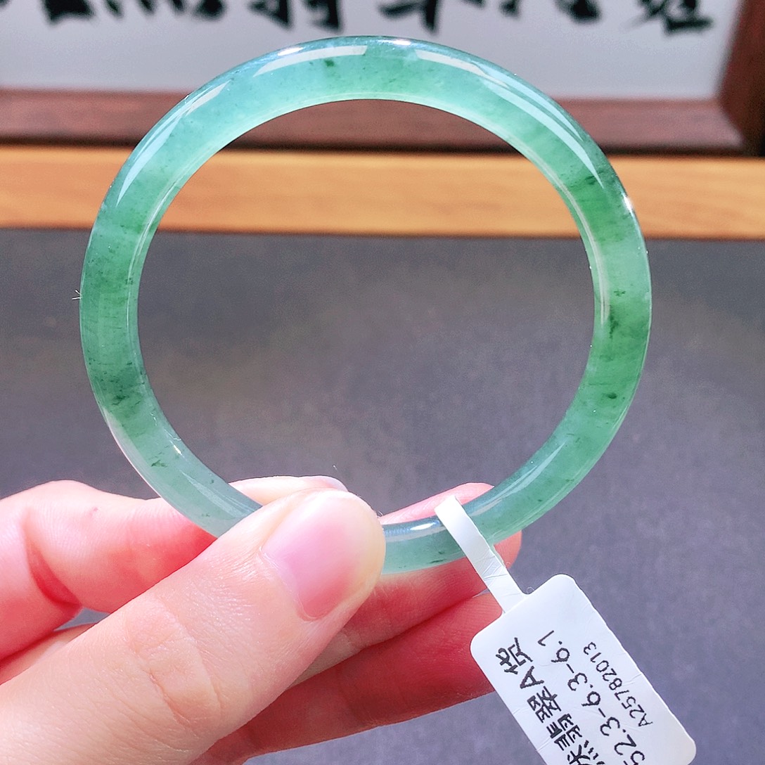 翡翠未镶嵌手镯天然翡翠