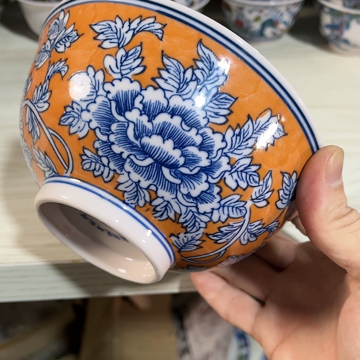 瓷片//////直径15厘米。红。