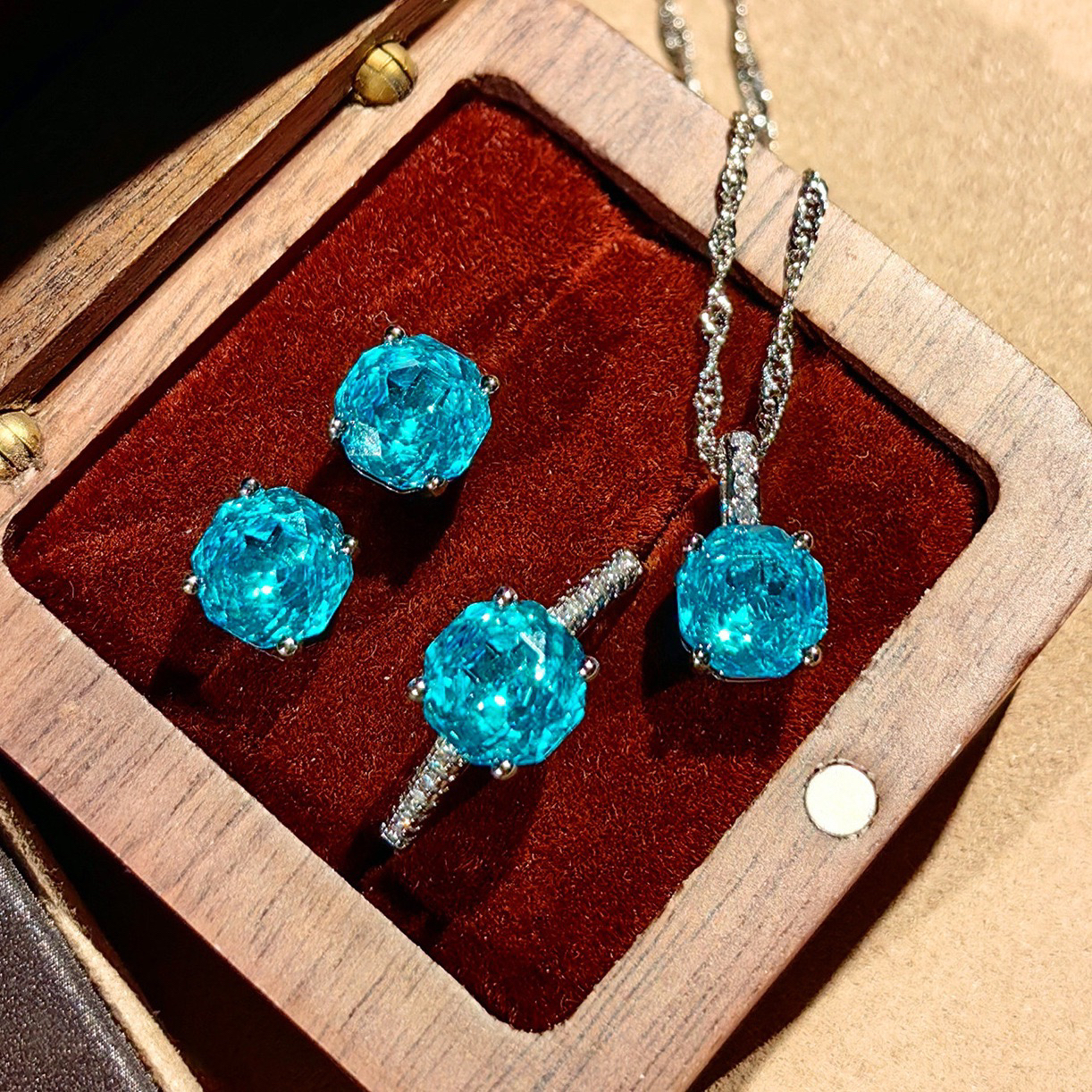 铁合金合成锆石耳饰 精致海洋之心套装气质轻奢时尚经典耳环蓝色