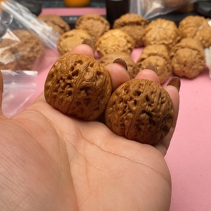 佳***龙把件文玩核桃元宝40