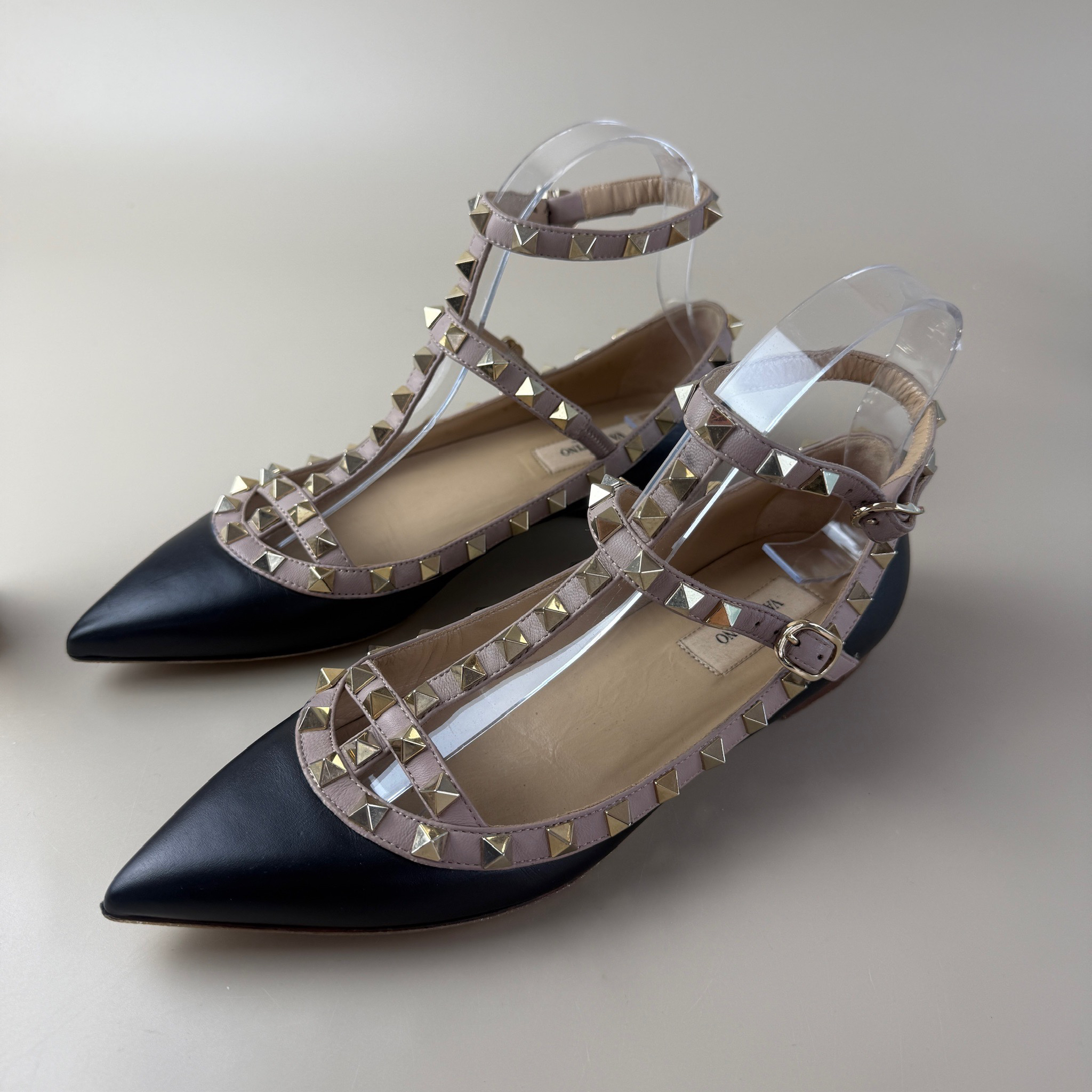 99新 Valentino/华伦天奴 纯黑二环铆钉低跟鞋 37码 YLP3673