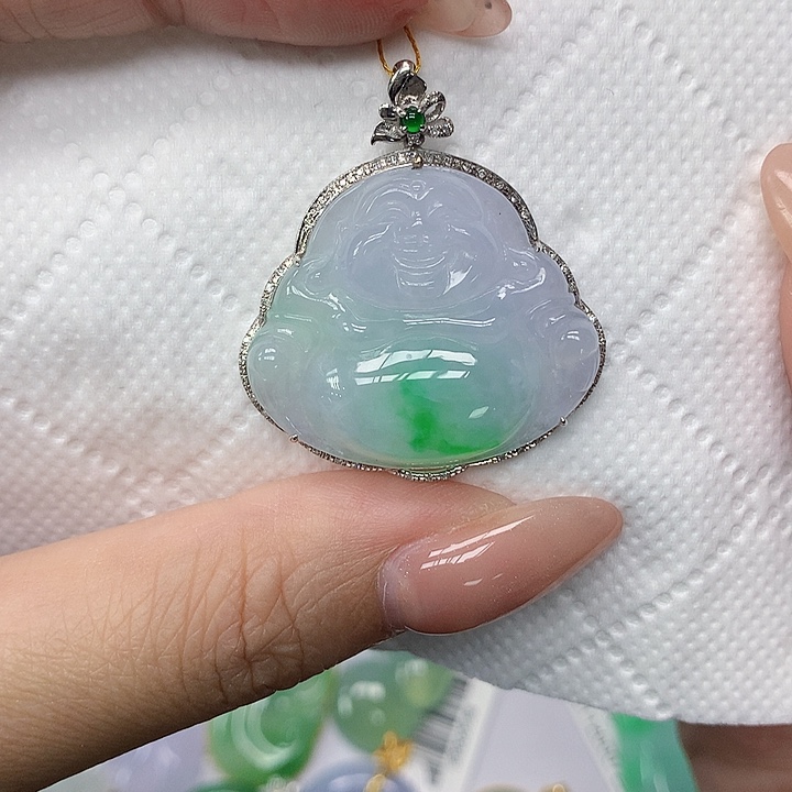 颈饰18K金镶嵌翡翠
