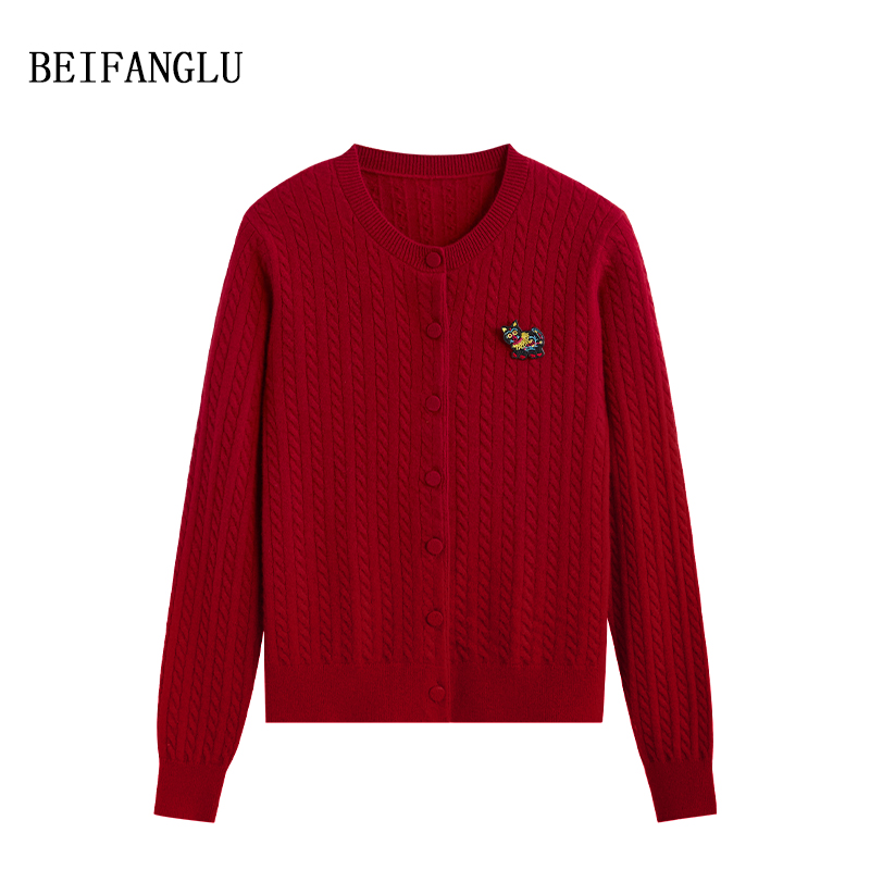 北方鹿MORO山羊绒！新年系列小禾气质绞花圆领针织羊绒开衫26360