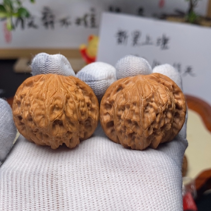 文玩核桃把件全品蝴蝶磨40